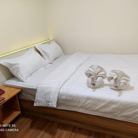 November Hostel Янгон Екстер'єр фото