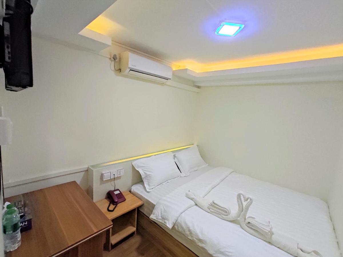 November Hostel Янгон Екстер'єр фото